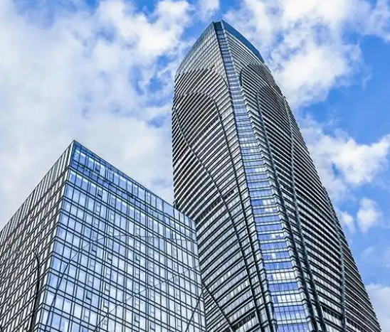 快速卷帘门厂家技术解析:高频启停场景下的电机选型与控制系统